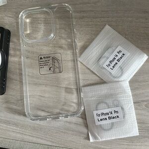 iPhone 14 clear case